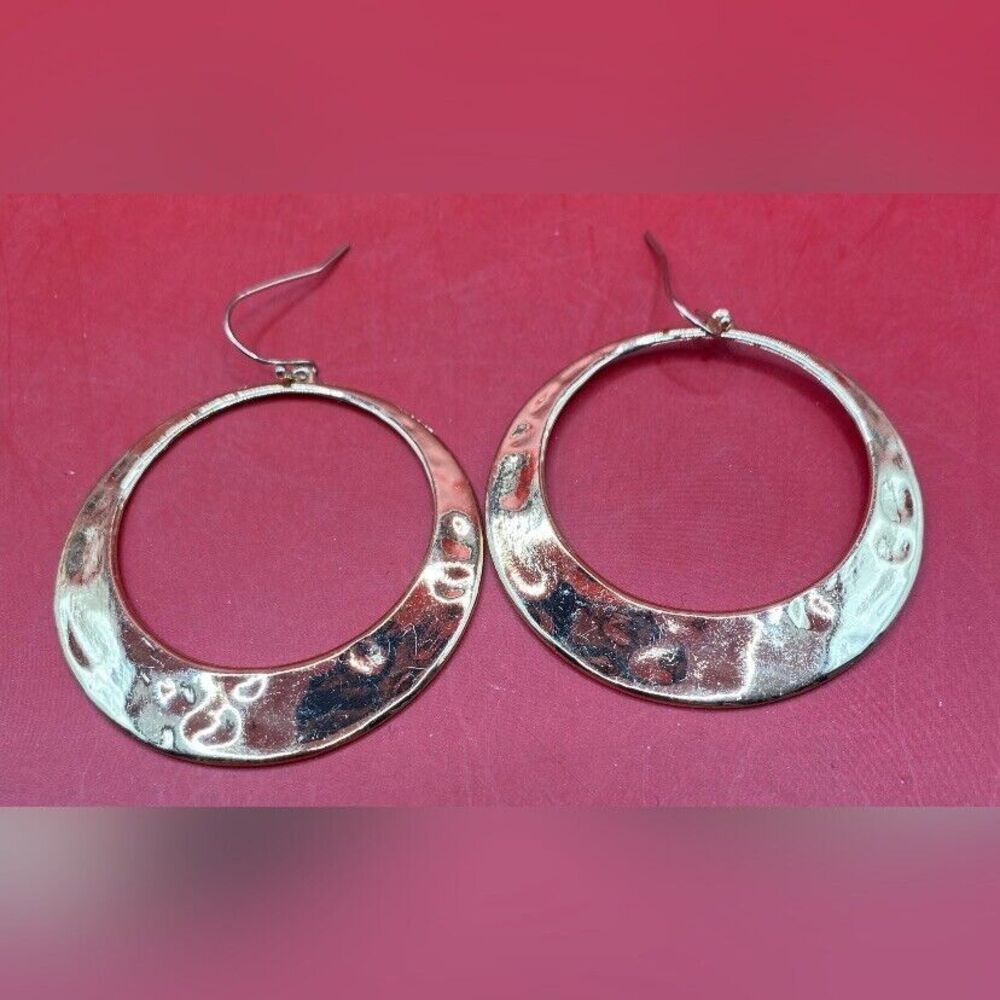 Women’s Earrings Gold Tone Round Hoops Hammered Dangle Pierced 1 3/4”